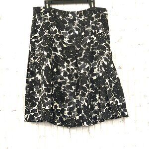 J. Crew Skirt Womens Size 10‎ Black/White Silk Floral Pleated Short Skirt